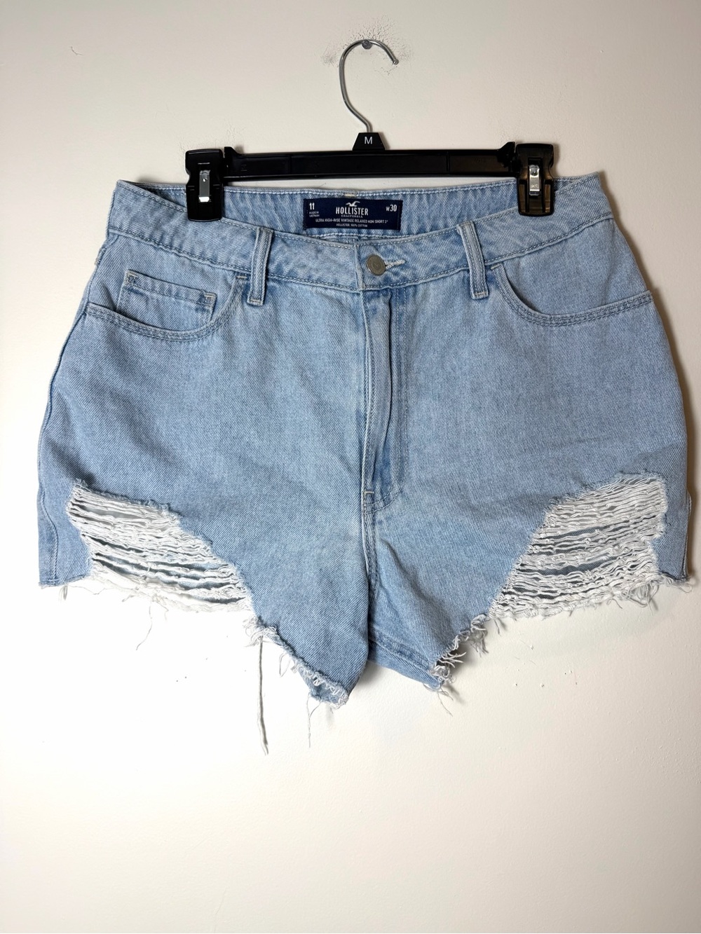 Hollister Ultra High Rise Vintage Relaxed Mom Denim Shorts Light Wash Size 11